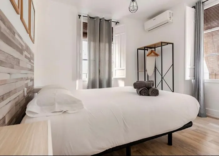 Varela Centro Center * Grenada